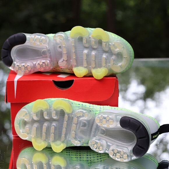 Nike Air VaporMax Flyknit 3 Light Silver Volt - Picture 13 of 13